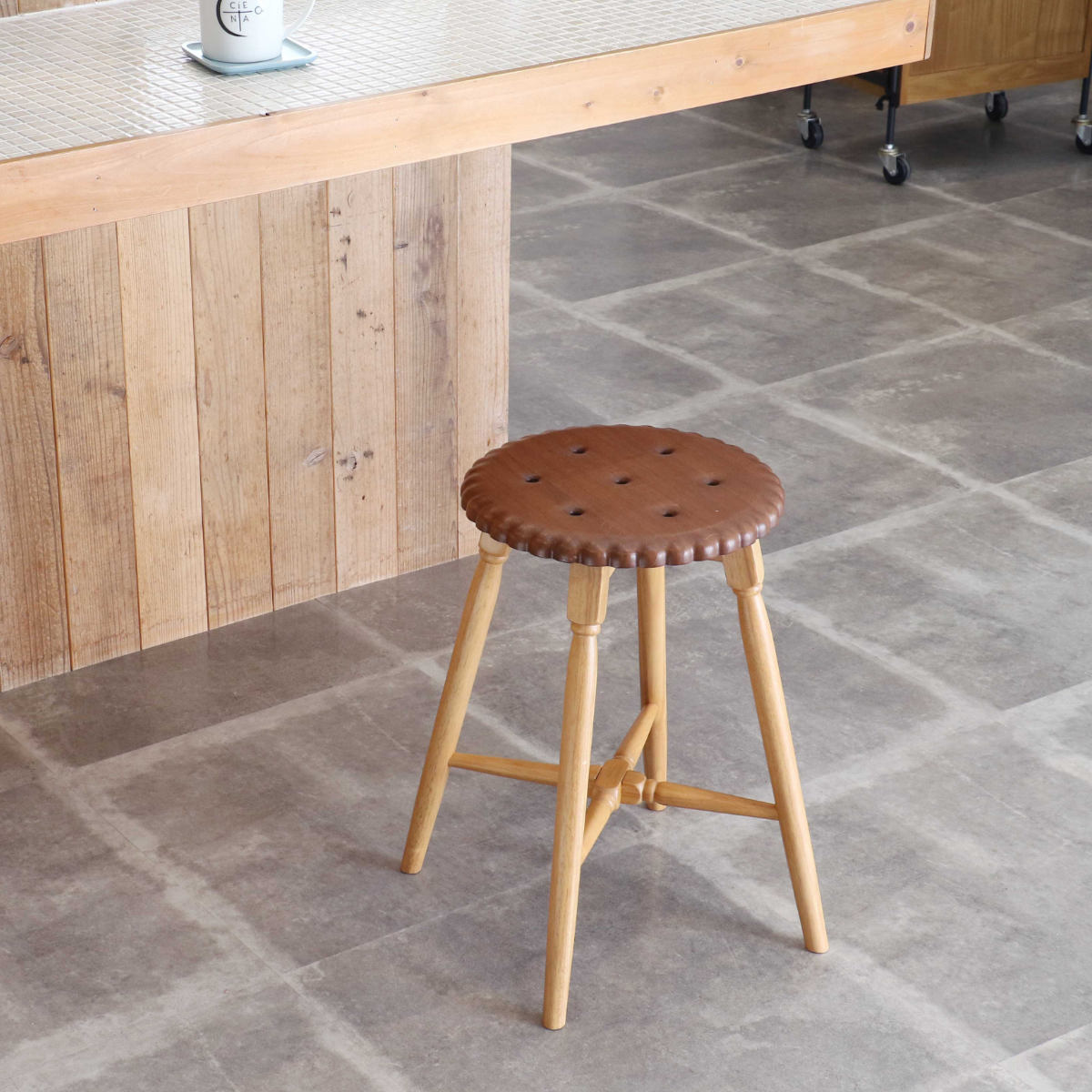 スツール ビスケット 座面高45.5cm 木製 ( 天然木 椅子 丸 ラウンド コンパクト チェア イス かわいい スイーツ お菓子 くすみカラー インテリア ) 【ナチュラル】 ナチュラル