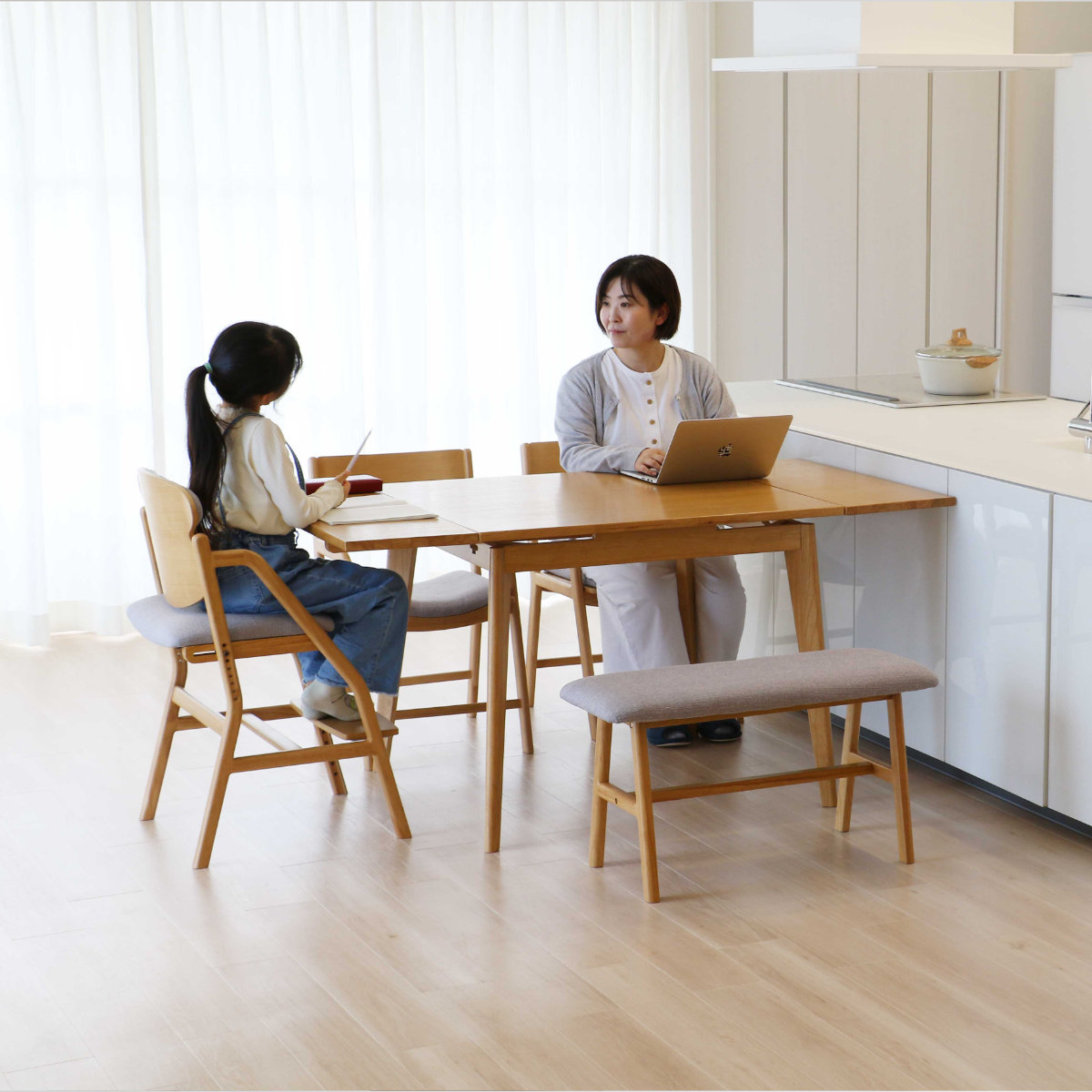 ダイニングベンチ 幅90cm E-Toko ( コンパクト ベンチ ダイニング 木製 天然木 ファブリック 布張り 北欧 ダイニングチェア 長椅子 1人用 2人用 食卓 リビング ベンチチェア リビングベンチ チェア 椅子 食卓椅子 おしゃれ 軽量 )