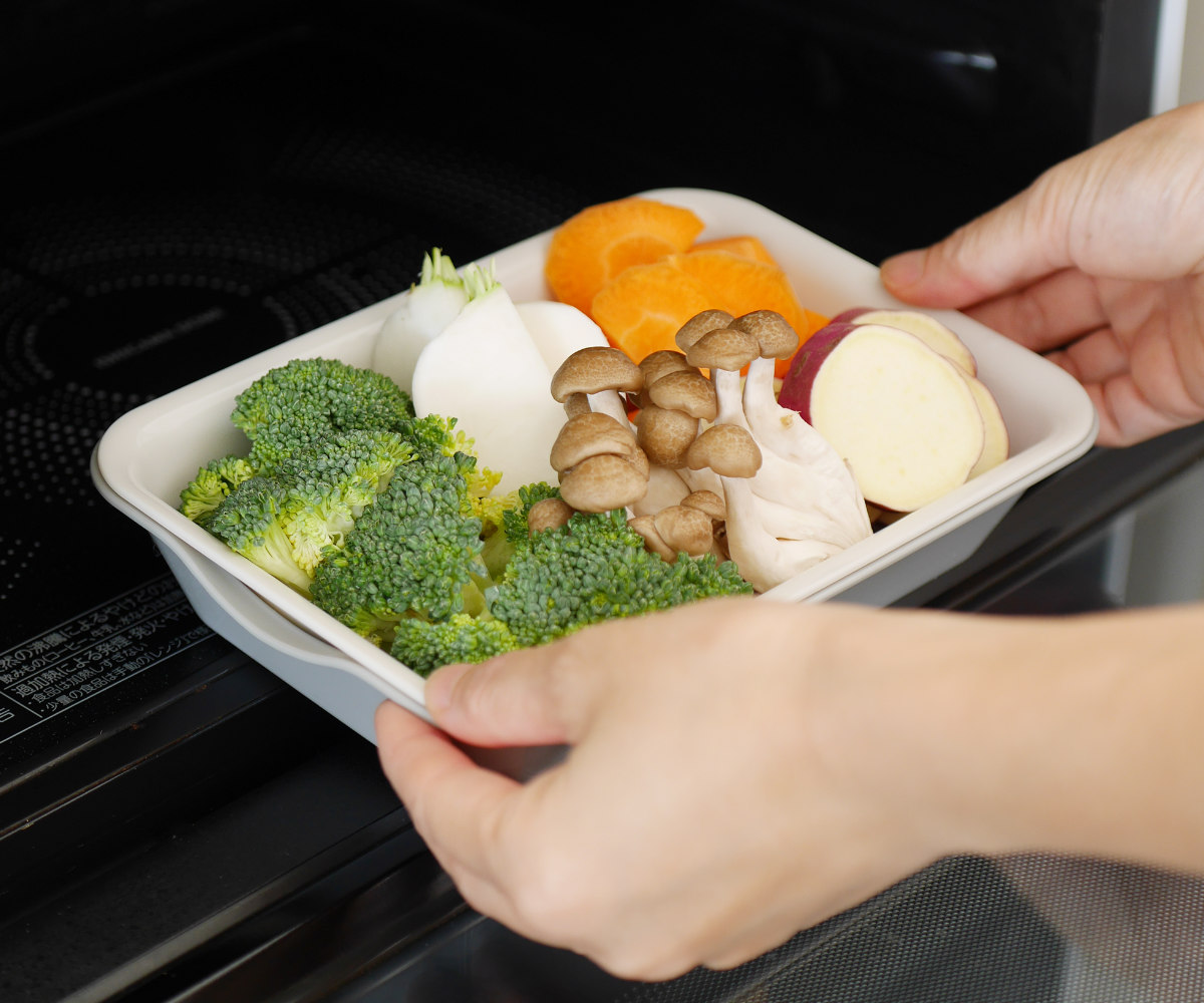 バット&ザル ワイド 3点セット 抗菌 電子レンジ対応 日本製 ( ざる ザル 角ざる 水切りざる バット セット 抗菌加工 四角 角型 浅型 薄型 トレー プラスチック製 耐熱 下ごしらえ スタッキング コンパクト 調理器具 )