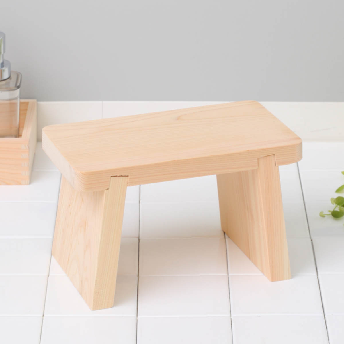 風呂椅子 風呂イス 桧風呂椅子(小) ( フロイス バスチェア バス用品 桧風呂椅子小 風呂 イス いす 椅子 バスチェアー 桧 ヒノキ 檜 天然木 木製バスチェア 風呂用品 風呂グッズ バスグッズ 大型バスグッズ 木製風呂グッズ )