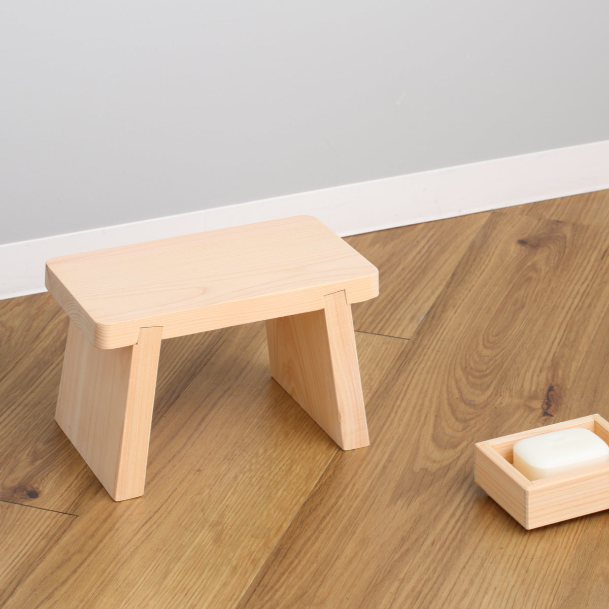 風呂椅子 風呂イス 桧風呂椅子(小) ( フロイス バスチェア バス用品 桧風呂椅子小 風呂 イス いす 椅子 バスチェアー 桧 ヒノキ 檜 天然木 木製バスチェア 風呂用品 風呂グッズ バスグッズ 大型バスグッズ 木製風呂グッズ )