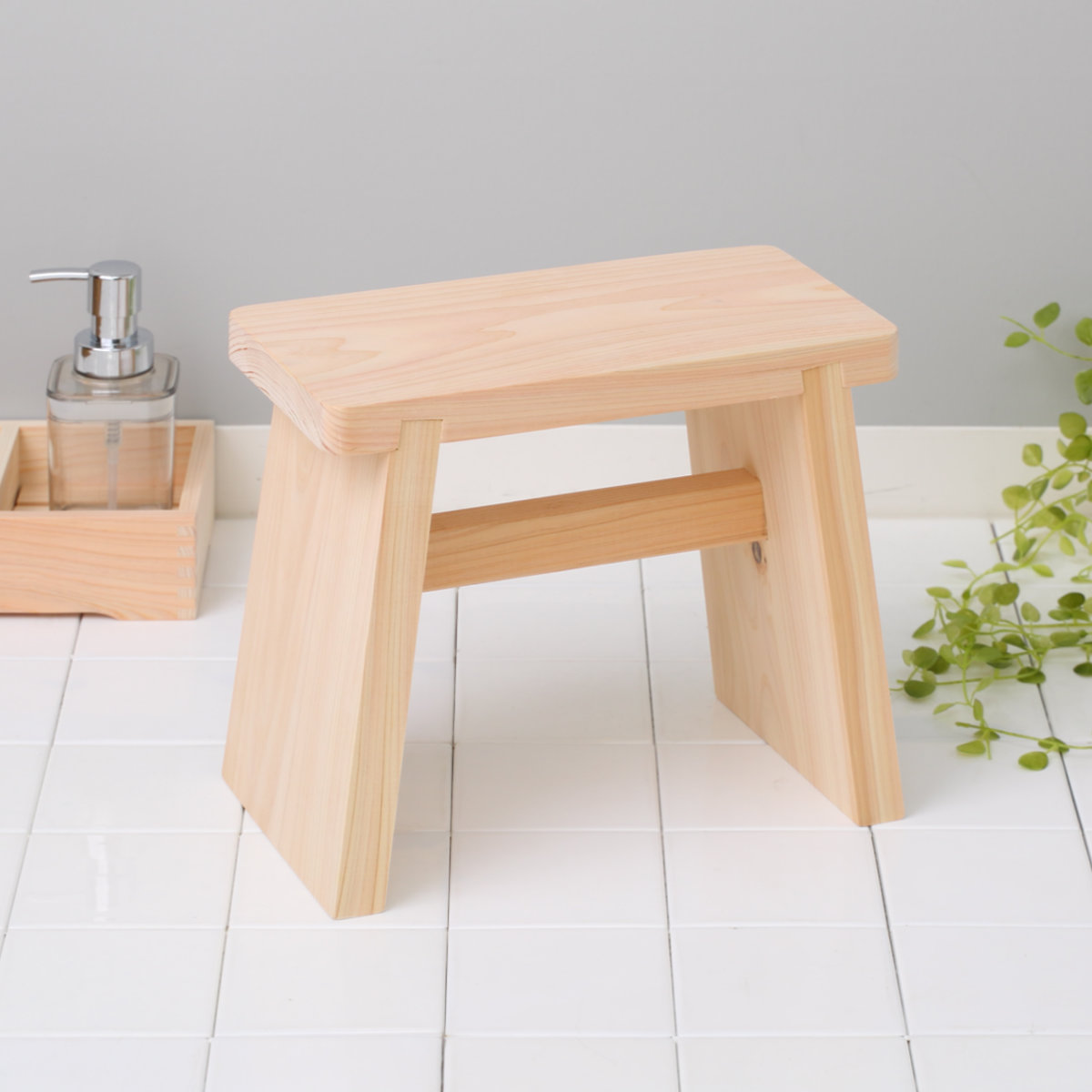 風呂椅子 風呂イス 桧風呂椅子(大) ( フロイス バスチェア バス用品 桧風呂椅子大 風呂 イス いす 椅子 バスチェアー 桧 ヒノキ 檜 天然木 木製バスチェア 風呂用品 風呂グッズ バスグッズ 大型バスグッズ 木製風呂グッズ )