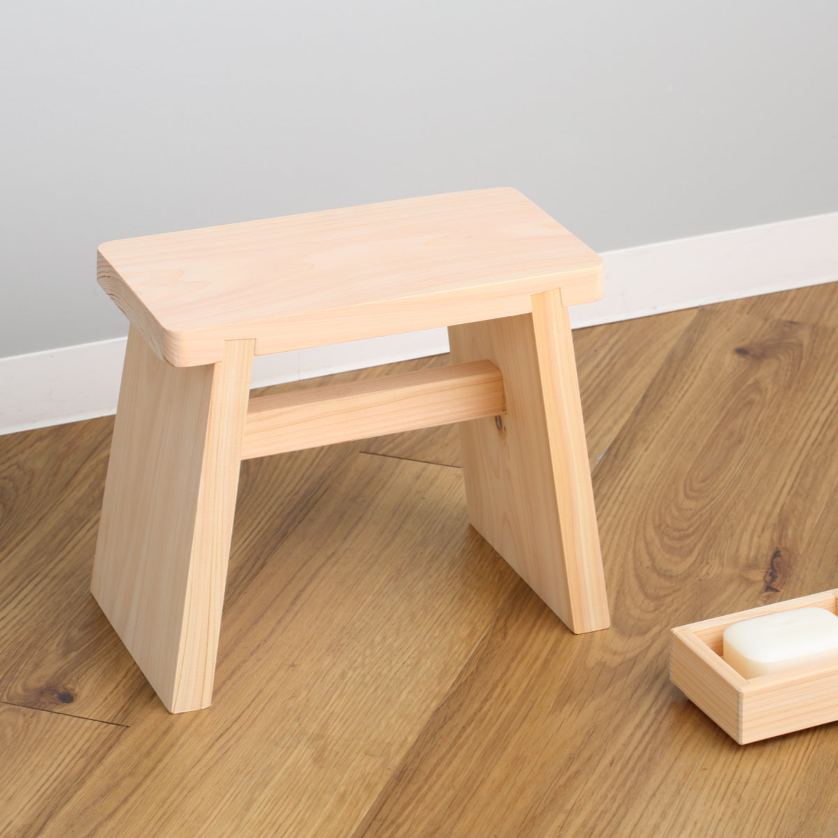 風呂椅子 風呂イス 桧風呂椅子(大) ( フロイス バスチェア バス用品 桧風呂椅子大 風呂 イス いす 椅子 バスチェアー 桧 ヒノキ 檜 天然木 木製バスチェア 風呂用品 風呂グッズ バスグッズ 大型バスグッズ 木製風呂グッズ )