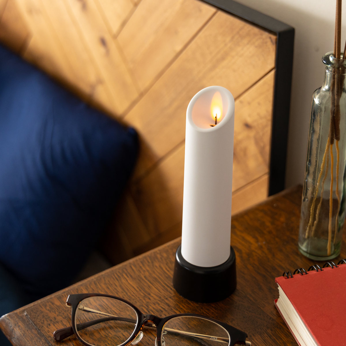 キャンドル LED New Chandelle ( LEDライト キャンドルライト ゆらぎ ろうそく 連続点灯10日間 充電式 センサー感知 自動消灯 ゆらゆら 揺れる 癒し リラックス 安全 リビング 寝室 無香 ベッドサイド 仏壇 )