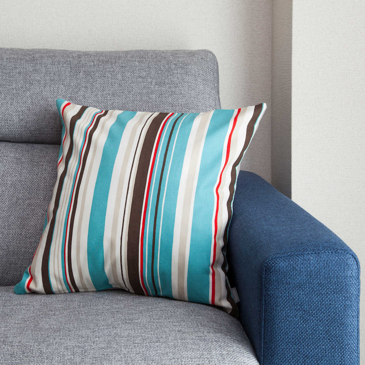 クッションカバー TOMARU ( クッション カバー 45×45cm 滑り止め付き 日本製 ストライプ ネコ インテリア 雑貨 タブレットクッション 替え 北欧 おしゃれ タブレット スマホ スタンド 模様替え インテリア雑貨 正方形 替えカバー ) 【グリーンストライプ】 グリーンストライプ