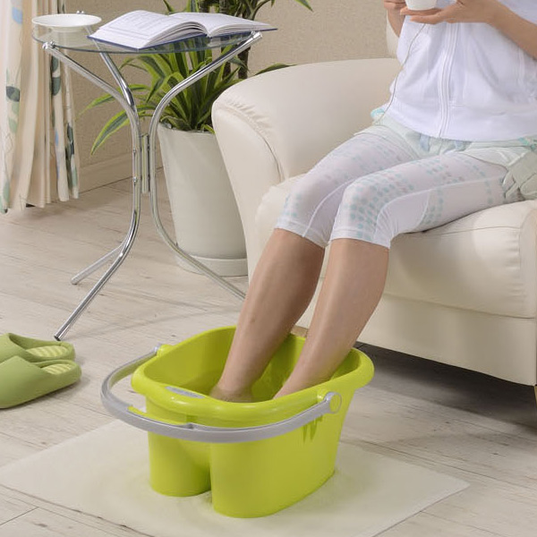 Dショッピング 足浴器 リラックス足湯 足湯器 バケツ フットバス 足浴 足湯用桶 フットバス器 足湯グッズ フットバスグッズ カテゴリ バス用品 その他の販売できる商品 リビングート ドコモの通販サイト