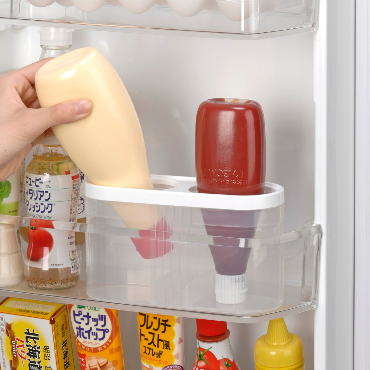 冷蔵庫収納 マヨネーズスタンド 2本用 （ マヨネーズホルダー マヨネーズ収納 スタンド ドアポケット スリム 仕切り 日本製 収納ケース 冷蔵庫内 冷蔵室 収納 整理 キッチン収納 薬味チューブ 省スペース 立てて置く ）