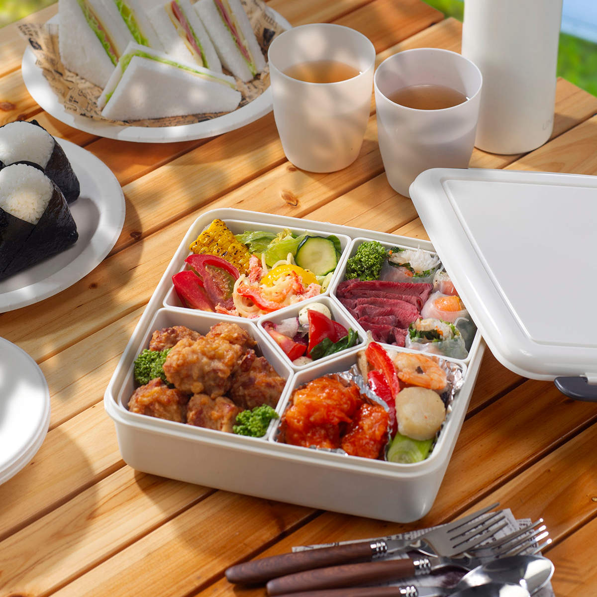 弁当箱 1.7L 3個セット ロック式ランチBOX 中子付き ( お弁当箱 ランチボックス ファミリー 大容量 BPAフリー 日本製 1~2人用 一段弁当 大きめ 一段 四角 ホワイト 白 中子付 おしゃれ シンプル ランチ )