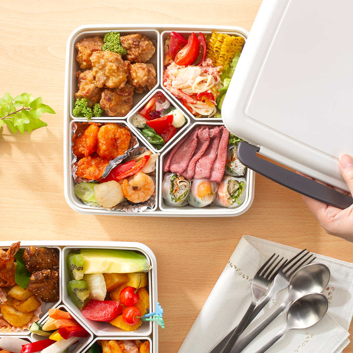 弁当箱 1.7L 3個セット ロック式ランチBOX 中子付き ( お弁当箱 ランチボックス ファミリー 大容量 BPAフリー 日本製 1~2人用 一段弁当 大きめ 一段 四角 ホワイト 白 中子付 おしゃれ シンプル ランチ )