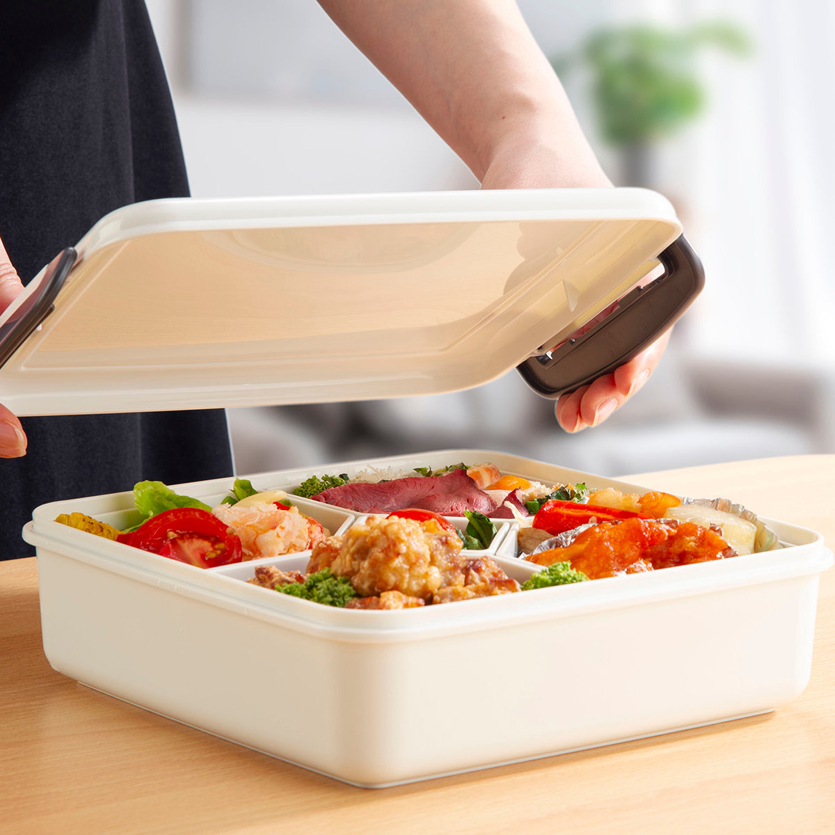 弁当箱 1.7L 3個セット ロック式ランチBOX 中子付き ( お弁当箱 ランチボックス ファミリー 大容量 BPAフリー 日本製 1~2人用 一段弁当 大きめ 一段 四角 ホワイト 白 中子付 おしゃれ シンプル ランチ )