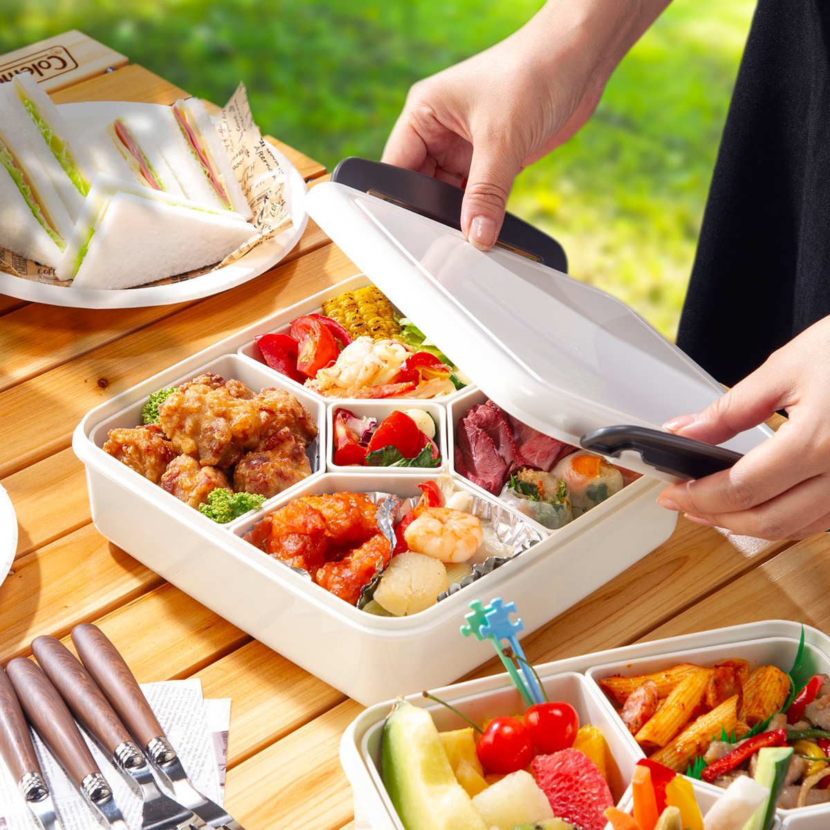 弁当箱 1.7L 3個セット ロック式ランチBOX 中子付き ( お弁当箱 ランチボックス ファミリー 大容量 BPAフリー 日本製 1~2人用 一段弁当 大きめ 一段 四角 ホワイト 白 中子付 おしゃれ シンプル ランチ )