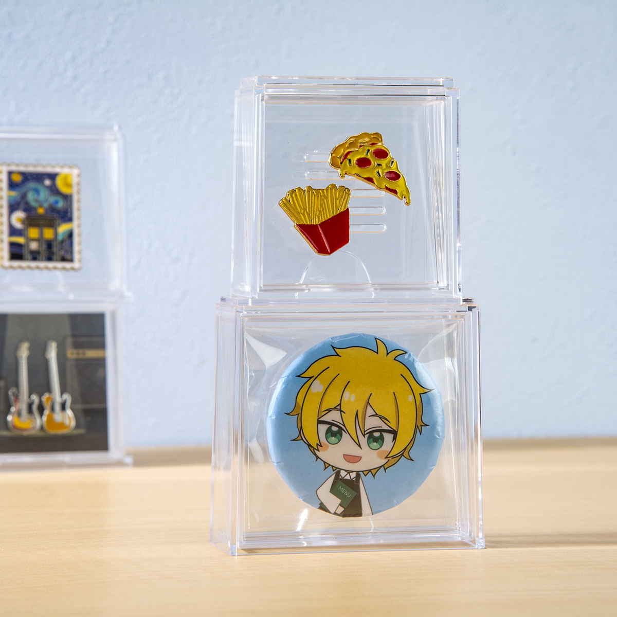 ピンバッジ ディスプレイケース 収納ケース 6.7×6.9×3cm ( 収納 ケース ディスプレイ 飾る コレクション ボックス コレクションケース 見せる収納 ディスプレー 入れ物 入れ 収集 ガチャガチャ )