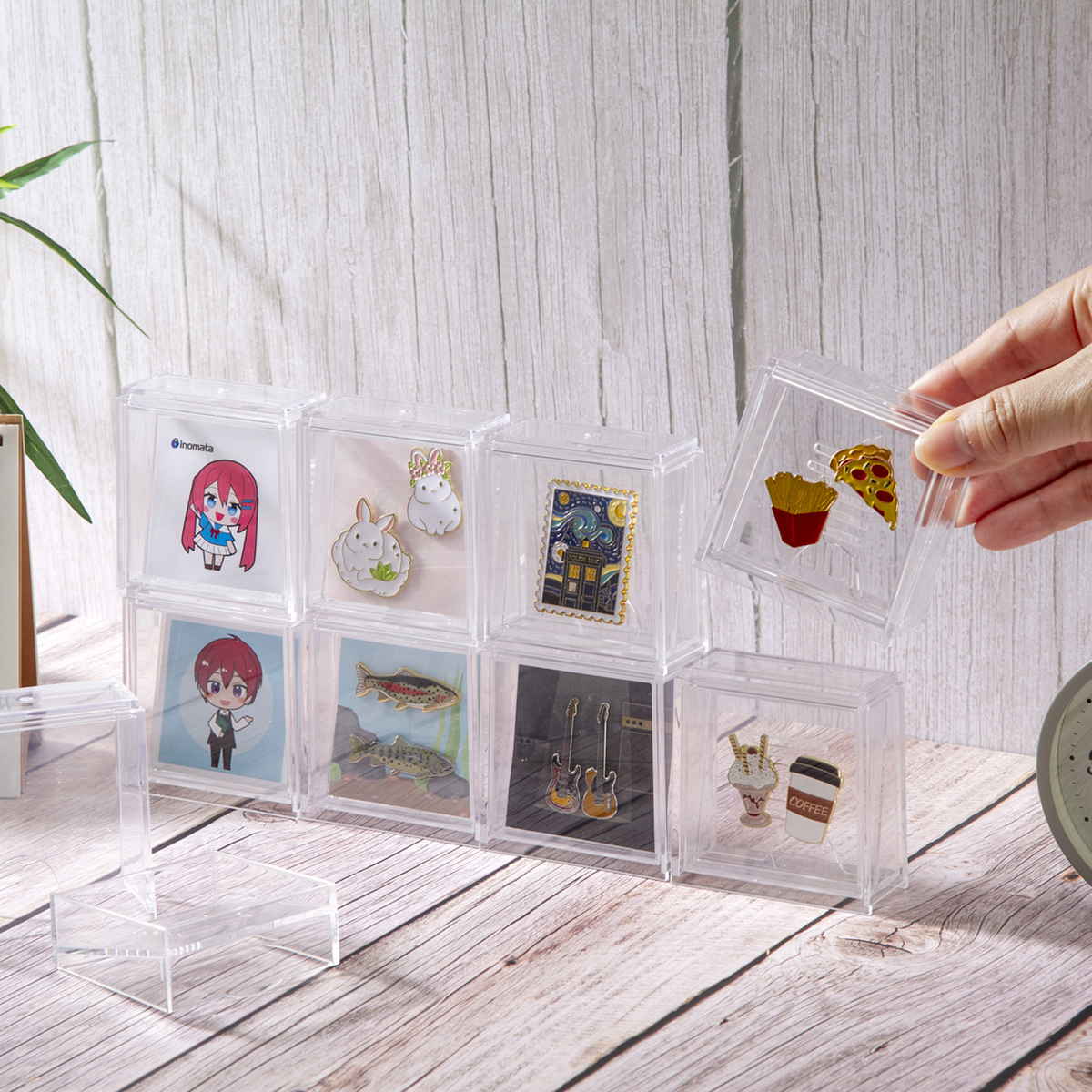 ピンバッジ ディスプレイケース 収納ケース 6.7×6.9×3cm ( 収納 ケース ディスプレイ 飾る コレクション ボックス コレクションケース 見せる収納 ディスプレー 入れ物 入れ 収集 ガチャガチャ )