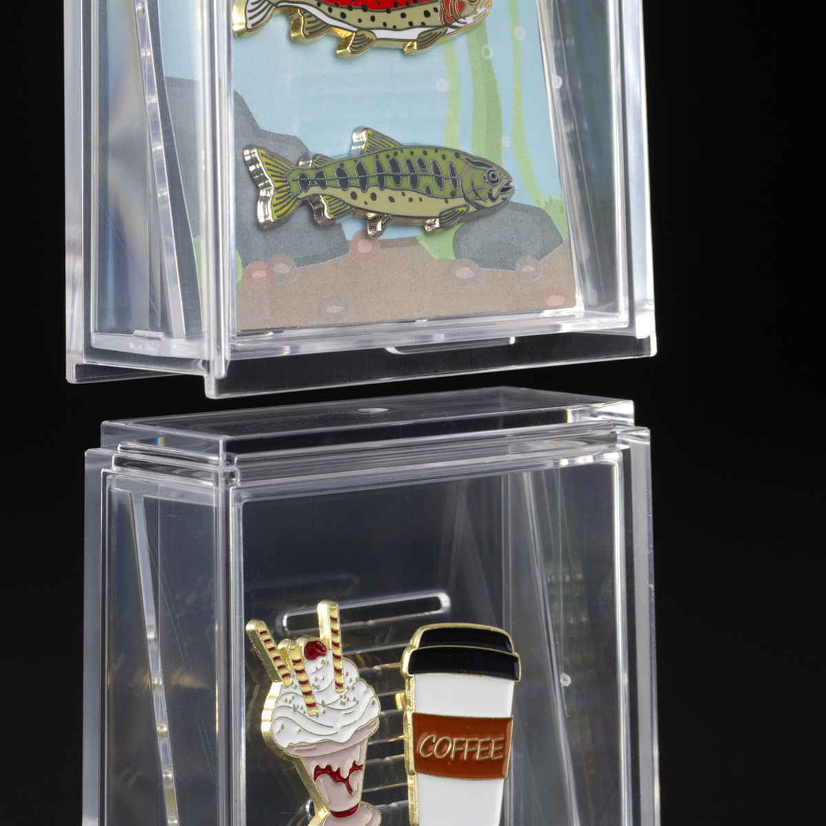 ピンバッジ ディスプレイケース 収納ケース 10個セット 6.7×6.9×3cm ( 収納 ケース ディスプレイ 飾る コレクション ボックス コレクションケース 見せる収納 ディスプレー 入れ物 入れ 収集 ガチャガチャ )