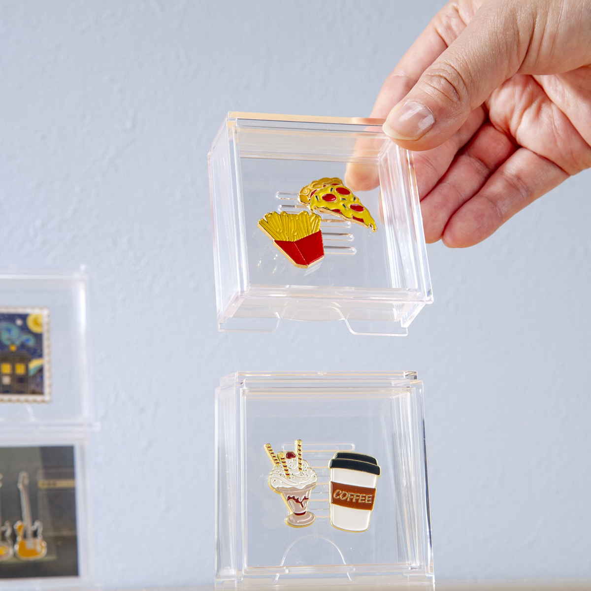 ピンバッジ ディスプレイケース 収納ケース 10個セット 6.7×6.9×3cm ( 収納 ケース ディスプレイ 飾る コレクション ボックス コレクションケース 見せる収納 ディスプレー 入れ物 入れ 収集 ガチャガチャ )