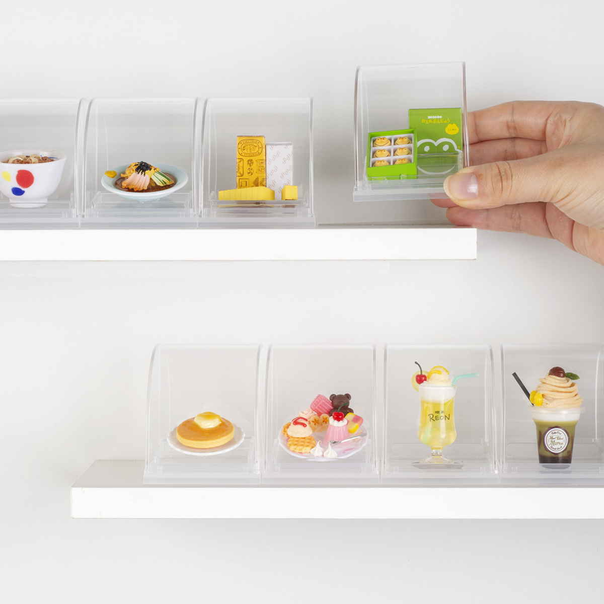 ミニチュアフード ディスプレイ 収納ケース 5.9×5.3×6.7cm ( 収納 ケース 飾る コレクション ボックス コレクションケース 見せる収納 ディスプレー 入れ物 入れ 収集 ガチャガチャ 角度調節 )