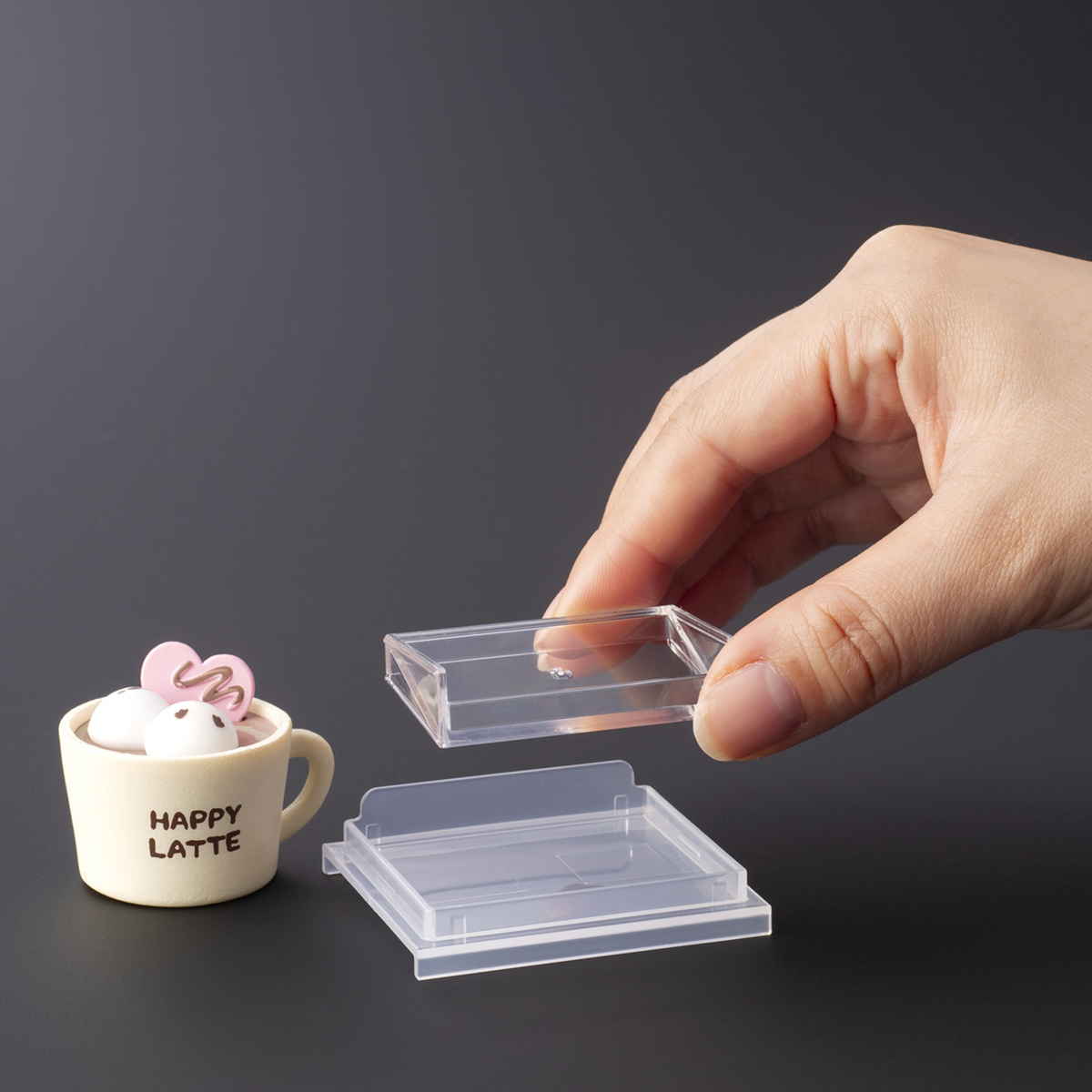 ミニチュアフード ディスプレイ 収納ケース 5.9×5.3×6.7cm ( 収納 ケース 飾る コレクション ボックス コレクションケース 見せる収納 ディスプレー 入れ物 入れ 収集 ガチャガチャ 角度調節 )