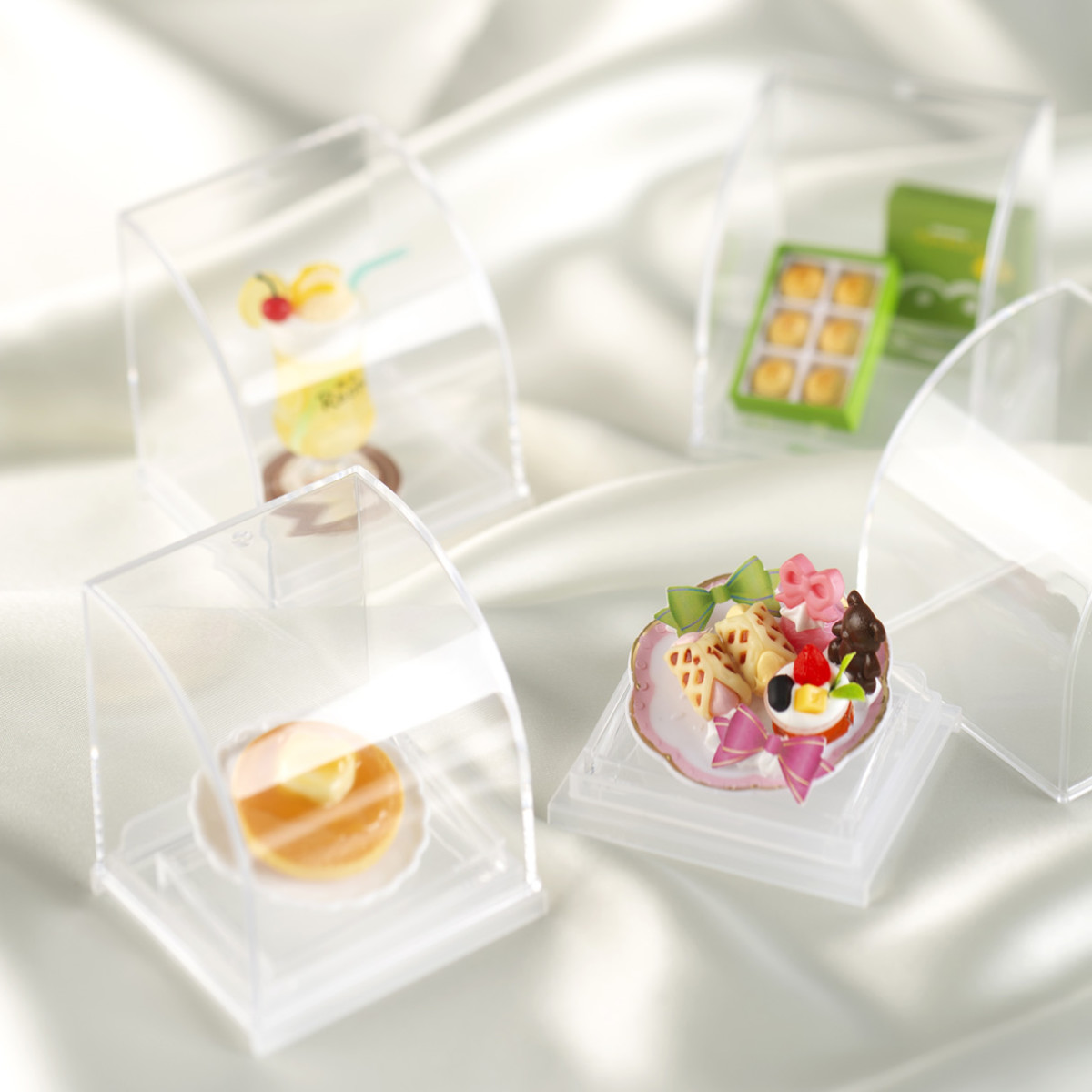 ミニチュアフード ディスプレイ 収納ケース 5.9×5.3×6.7cm ( 収納 ケース 飾る コレクション ボックス コレクションケース 見せる収納 ディスプレー 入れ物 入れ 収集 ガチャガチャ 角度調節 )