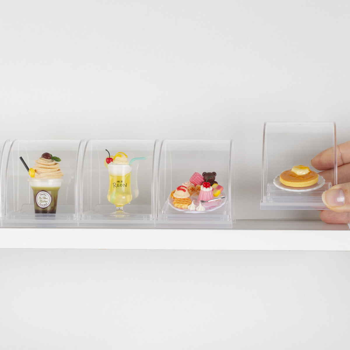 ミニチュアフード ディスプレイ 収納ケース 10個セット 5.9×5.3×6.7cm ( 収納 ケース 飾る コレクション ボックス コレクションケース 見せる収納 ディスプレー 入れ物 入れ 収集 ガチャガチャ 角度調節 )