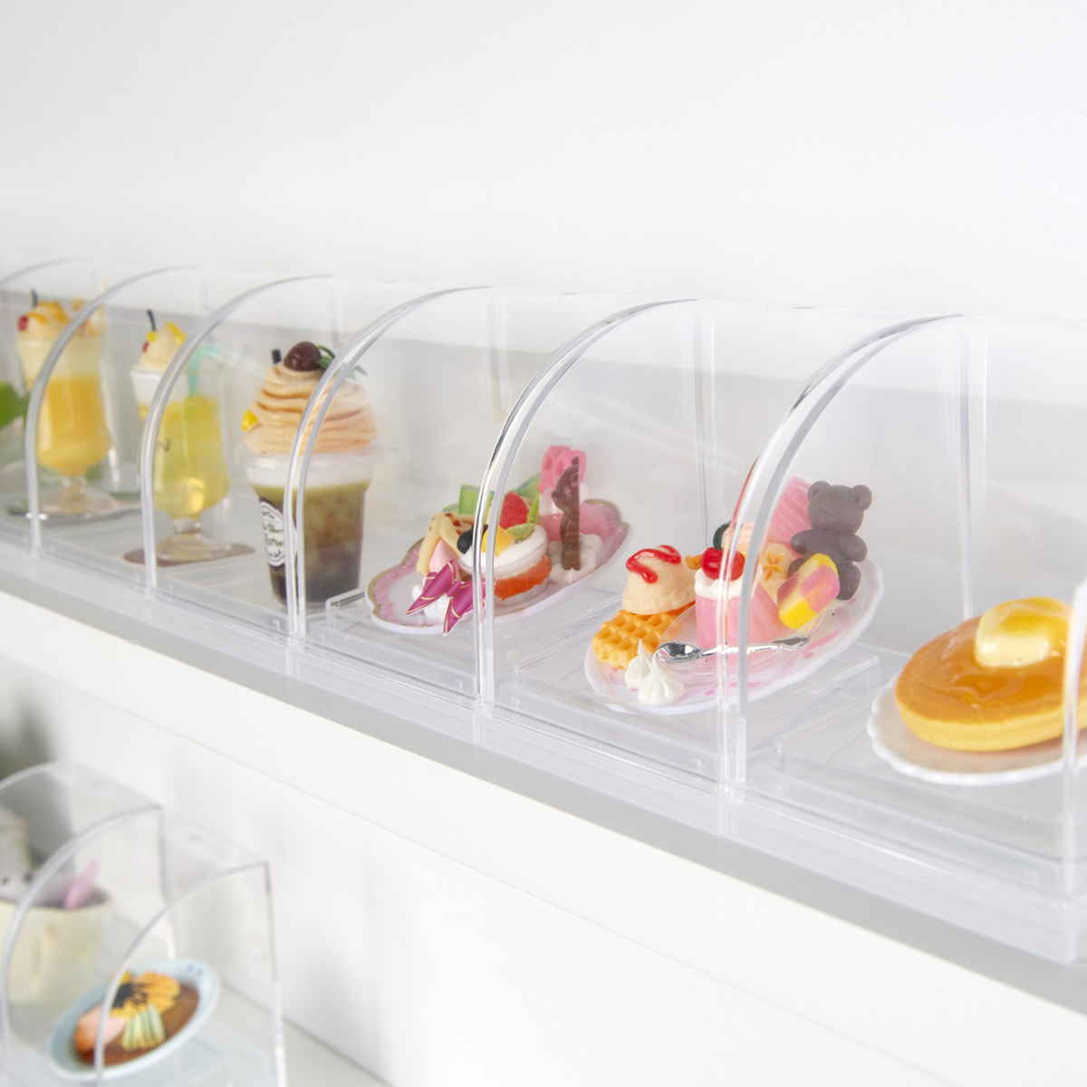 ミニチュアフード ディスプレイ 収納ケース 10個セット 5.9×5.3×6.7cm ( 収納 ケース 飾る コレクション ボックス コレクションケース 見せる収納 ディスプレー 入れ物 入れ 収集 ガチャガチャ 角度調節 )