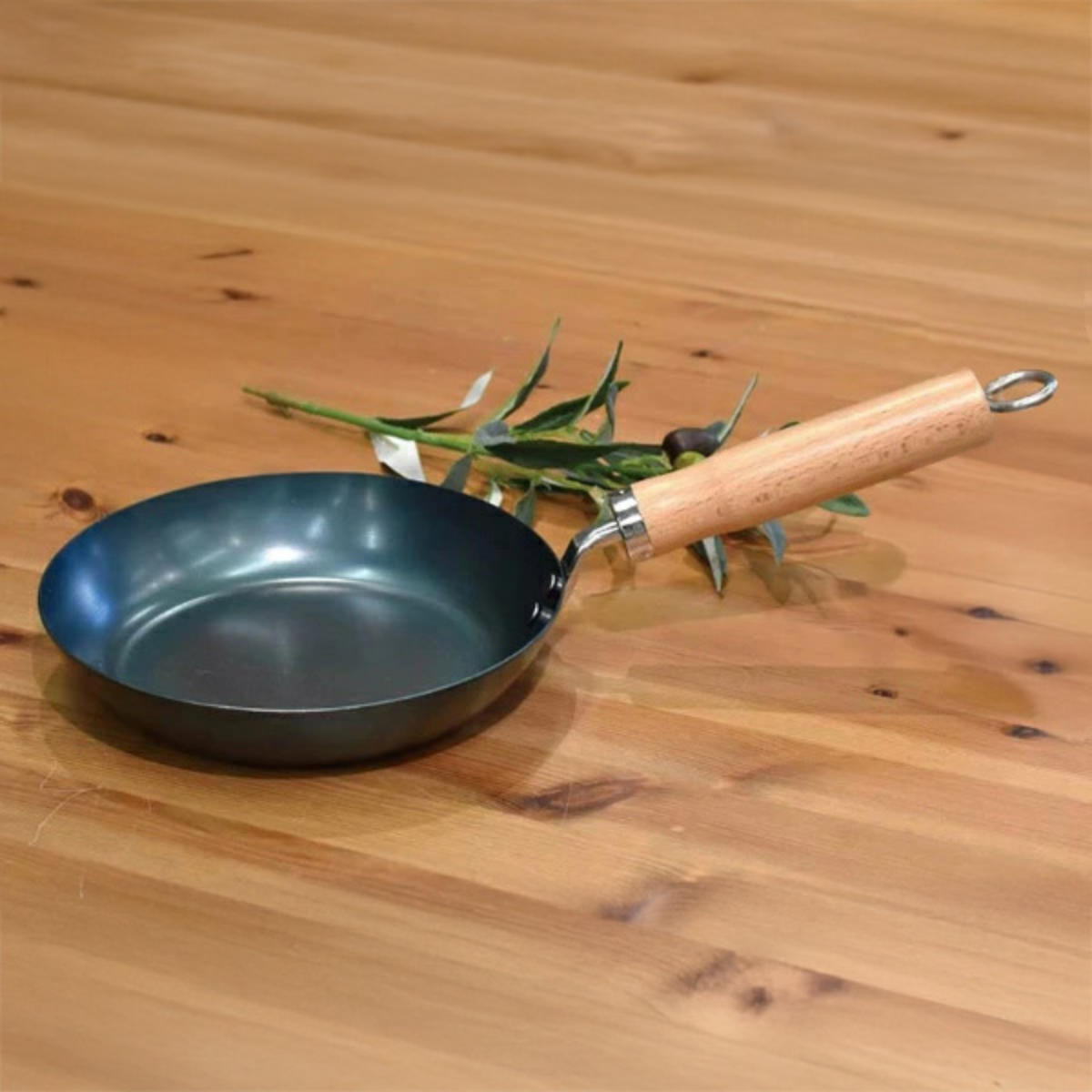 在庫処分特価】 鉄フライパン 20cm IH対応 日本製 三百十日商店