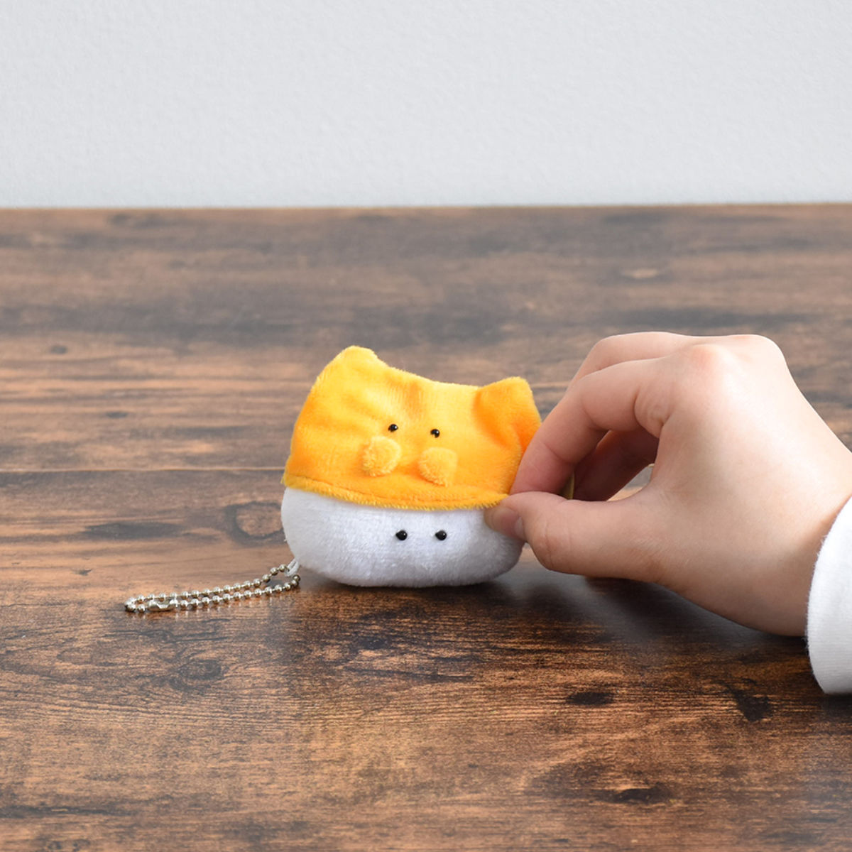 マスコット ぎゅっとおすしさん ミニマスコット 寿司 ぬいぐるみ ( キーホルダー ストラップ バッグチャーム すし 食べ物 にぎにぎ 癒し ハンドメイド ふわふわ プレゼント ギフト かわいい ベビー 子供 大人 インテリア 雑貨 ) 【サーモン】 サーモン