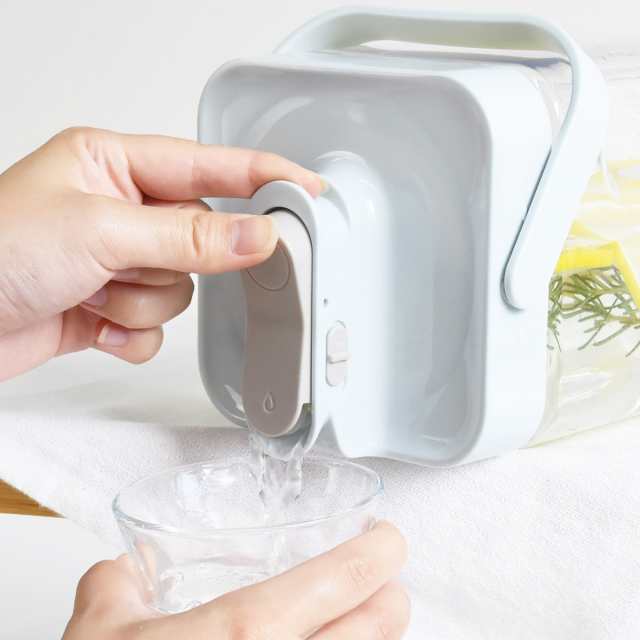 冷水筒 3.5L 横置きウォータージャグ ( ピッチャー 冷水ポット 横置き ジャグ ウォータージャグ 目盛り付き プラスチック 麦茶ポット 水さし 水差し 持ち運び アウトドア 大容量 ハンドル付き おしゃれ ) 【グレー】 グレー