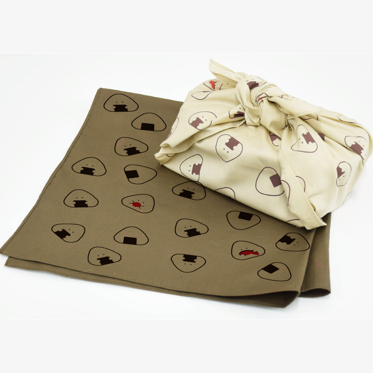 ランチクロス 50×50cm ぎゅっとおにぎりさん ( ナフキン ランチョンマット 弁当包み 給食ナフキン 日本製 お弁当箱 弁当 弁当箱 包み 入れ 子供用 幼稚園 保育園 給食 キッズ 正方形 子供 大人 ) 【ブラウン】 ブラウン