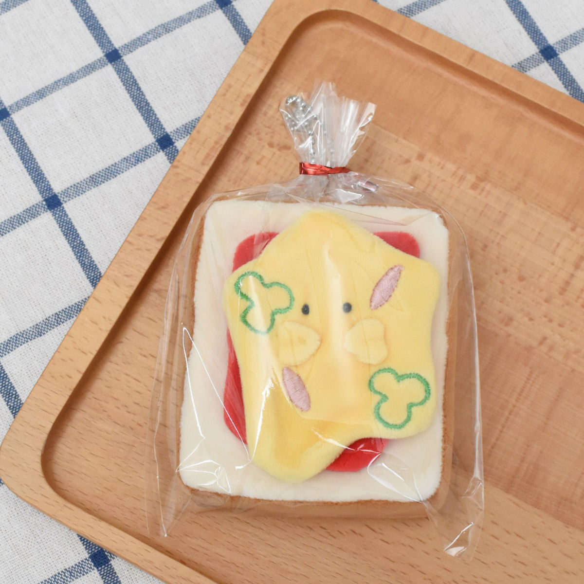 キーホルダー もちっと食ぱんさん マスコット ( インテリア 雑貨 オブジェ おもちゃ 人形 ハンドメイド 食べ物 食パン 小さい もちもち 癒し 小さめ 手のひらサイズ ふわふわ プレゼント ギフト かわいい ベビー 子供 大人 ) 【カビ】 カビ