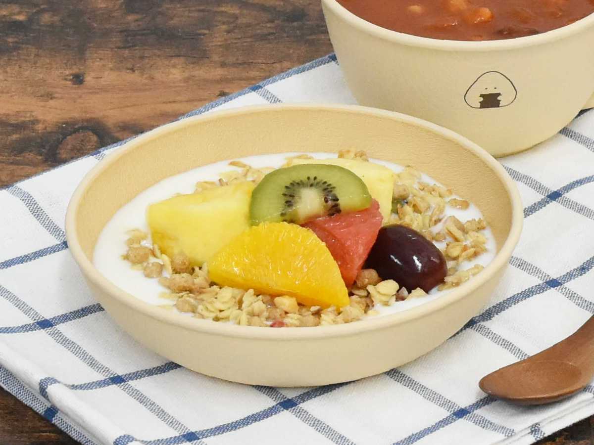 プレート ぎゅっとおにぎりさん ラウンド S ( 日本製 皿 お皿 電子レンジ対応 食洗機対応 かわいい ワンプレート ランチプレート 木目調 ナチュラル )