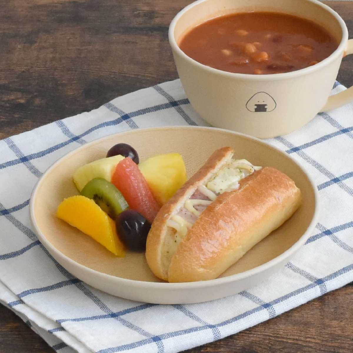 プレート ぎゅっとおにぎりさん ラウンド M ( 日本製 皿 お皿 電子レンジ対応 食洗機対応 かわいい ワンプレート ランチプレート 木目調 ナチュラル )