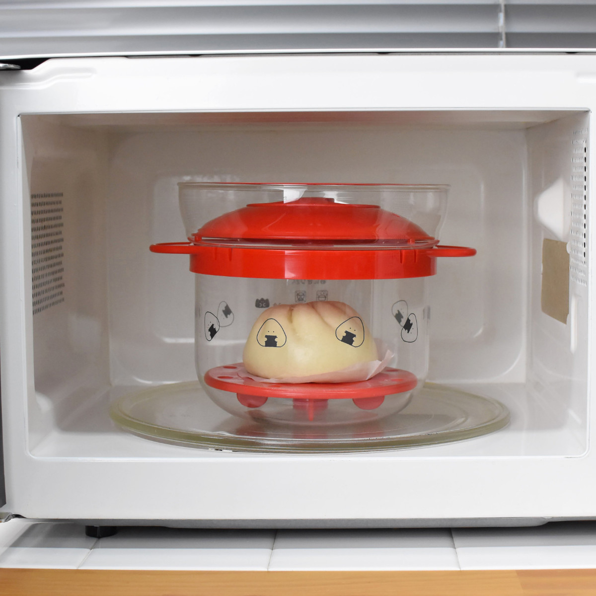 電子レンジ用炊飯器 1~2合 ぎゅっとおにぎりさん ガラスのレンジご飯釜 ( 炊飯 1合 2合 電子レンジ調理器 レンジ調理 炊飯器 ガラス製 食洗機対応 一合 二合 二合炊き 電子レンジ専用調理器 電子レンジ料理 電子レンジ調理 ) 【ホワイト】 ホワイト