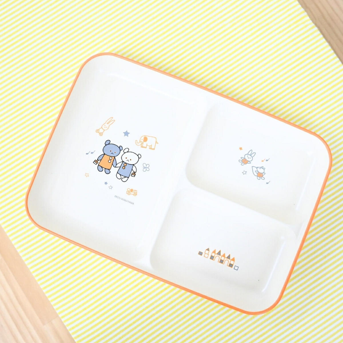 プレート こぐまちゃん まいにちシリーズ キッズ食器 仕切プレート ( 21cm 食洗機対応 電子レンジ対応 プラスチック 仕切り皿 皿 お皿 食器 日本製 軽い 割れにくい こぐまちゃんえほん キャラクター かわいい )