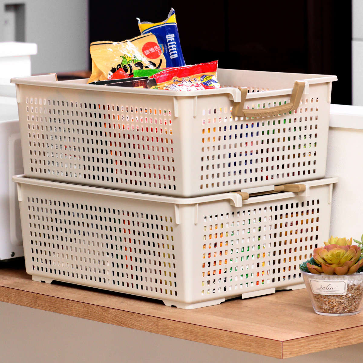 収納バスケット 衣類収納ケース フリーバスケット LLサイズ 取っ手付き 同色3個セット ( 幅35.6×奥行50.6×高さ18cm かご カゴ 収納 プラスチック おもちゃ箱 衣装ケース 積み重ね 小物入れ 収納箱 Yシャツ 収納ボックス ) 【ベージュ】 ベージュ