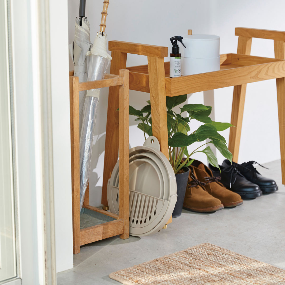 バケツ 折りたたみ 8L ちょい置きトレー付 ソフトバケツ ( 折りたたみバケツ 8リットル たためる 丸型 掃除 漬け置き トレー 水切り 日本製 吊り下げ収納 清掃 おりたたみ コンパクト スリム 洗濯 ) 【ミントグリーン】 ミントグリーン