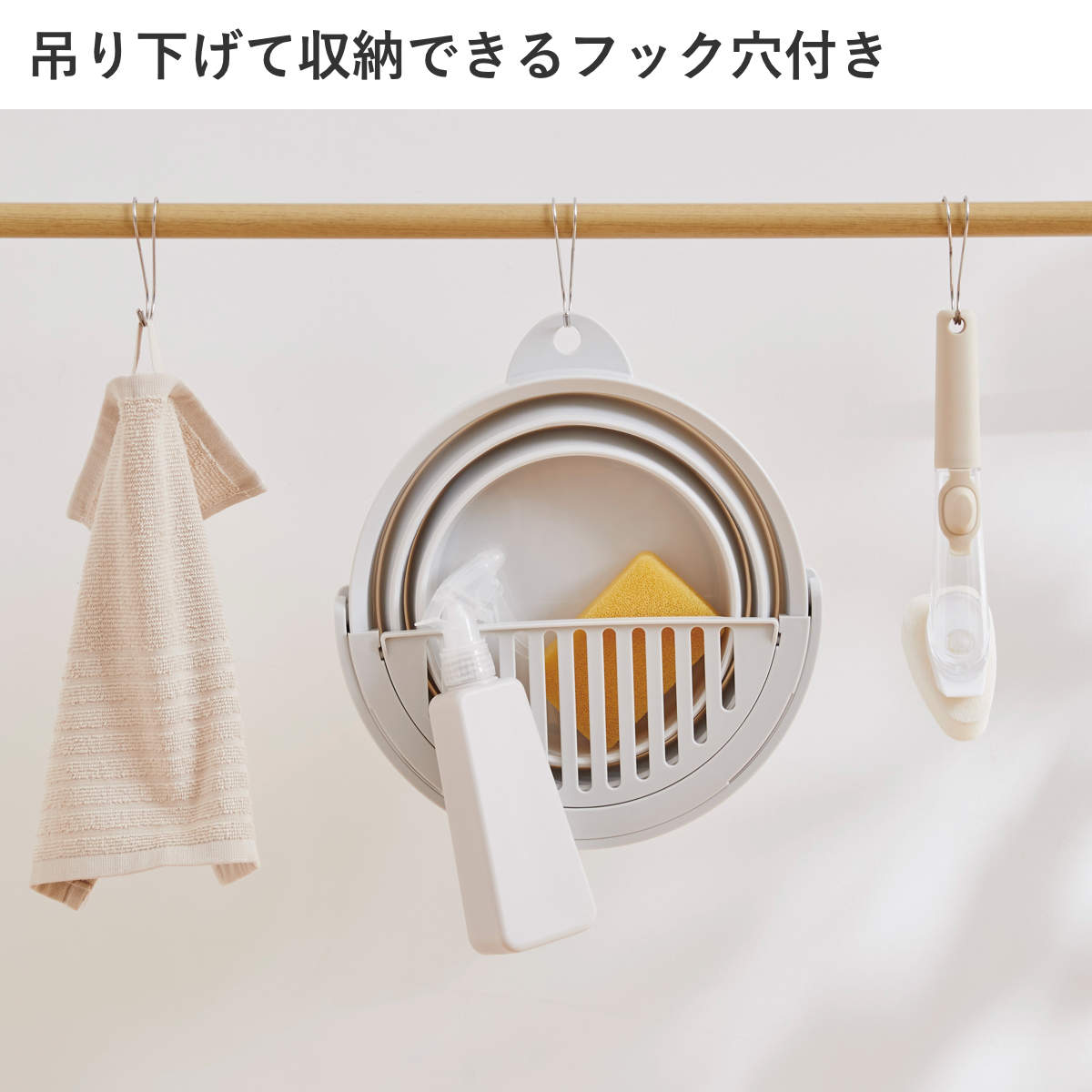 バケツ 折りたたみ 8L ちょい置きトレー付 ソフトバケツ ( 折りたたみバケツ 8リットル たためる 丸型 掃除 漬け置き トレー 水切り 日本製 吊り下げ収納 清掃 おりたたみ コンパクト スリム 洗濯 ) 【ミントグリーン】 ミントグリーン