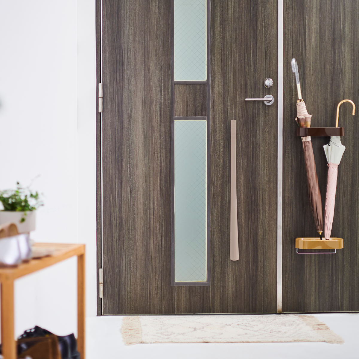 靴べら かがまない靴べら マグネット付き ロング ( 靴ベラ マグネット 立ったまま 使える 腰痛 壁掛け 軽い 日本製 長さ65cm 玄関用品 雑貨 石膏ボード 玄関周り シューズクローク 靴 シューズ用品 おしゃれ スタイリッシュ スリム ) 【ブラック】 ブラック