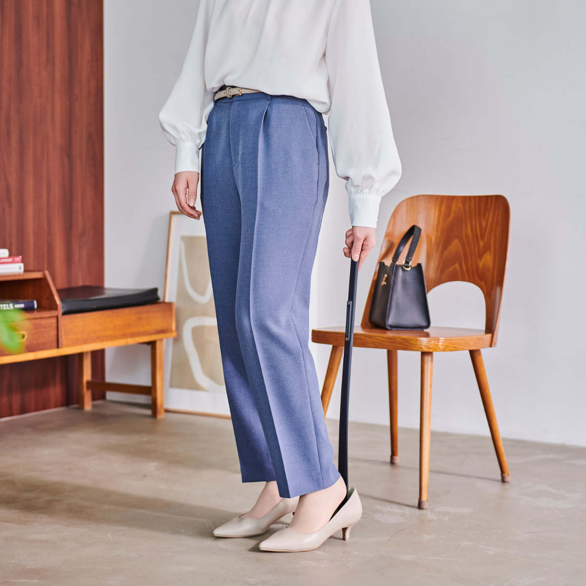 靴べら かがまない靴べら マグネット付き ロング ( 靴ベラ マグネット 立ったまま 使える 腰痛 壁掛け 軽い 日本製 長さ65cm 玄関用品 雑貨 石膏ボード 玄関周り シューズクローク 靴 シューズ用品 おしゃれ スタイリッシュ スリム ) 【ブラック】 ブラック