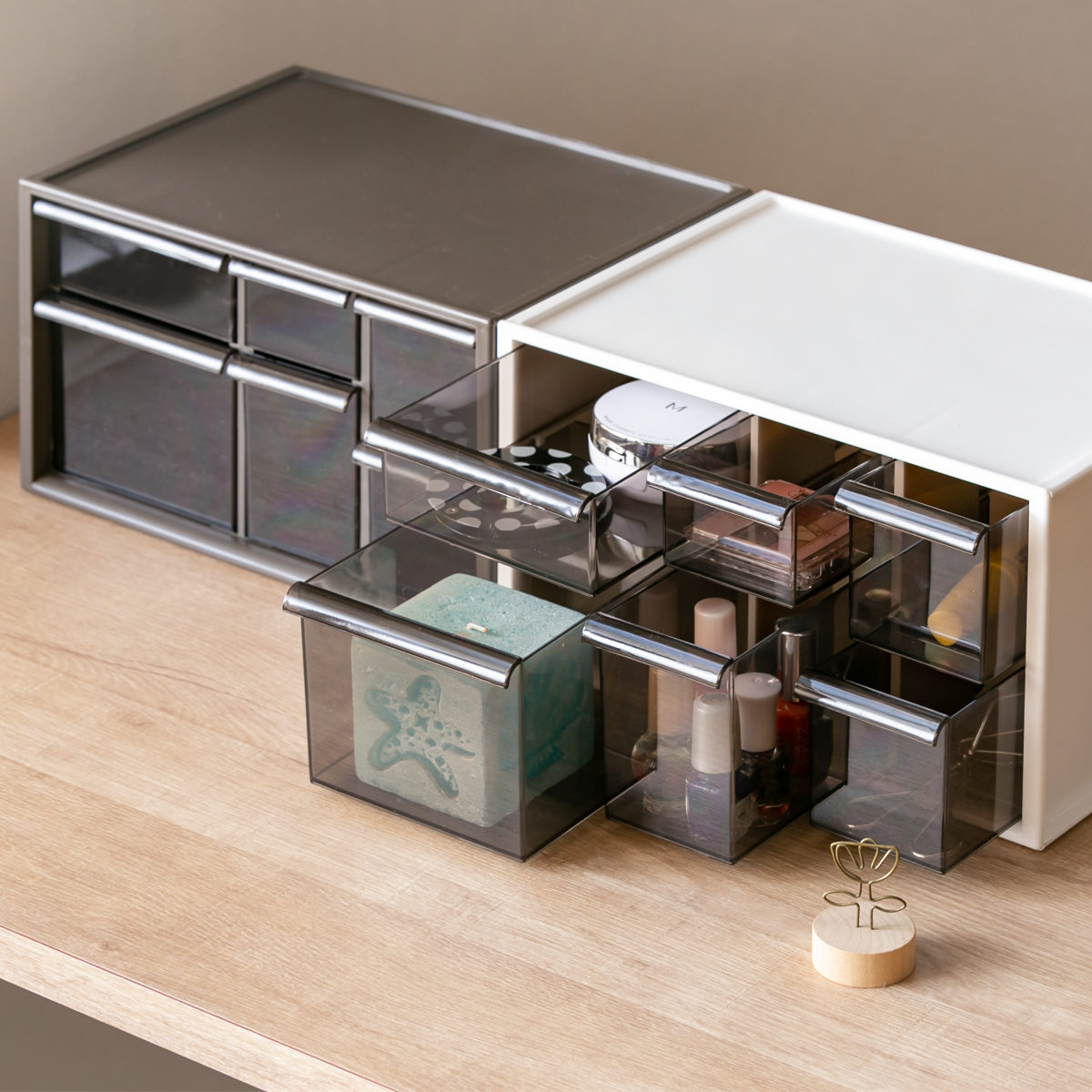 卓上収納ボックス アイケースL 収納ボックス 引き出し 卓上収納 日本製 小物入れ ( 収納ケース 卓上 収納 小物ケース 小物収納 デスク収納 整理整頓 文房具 収納用品 小物 プラスチック 机上用 机上ラック 薬ケース コスメ メイク ) 【グレージュ】 グレージュ