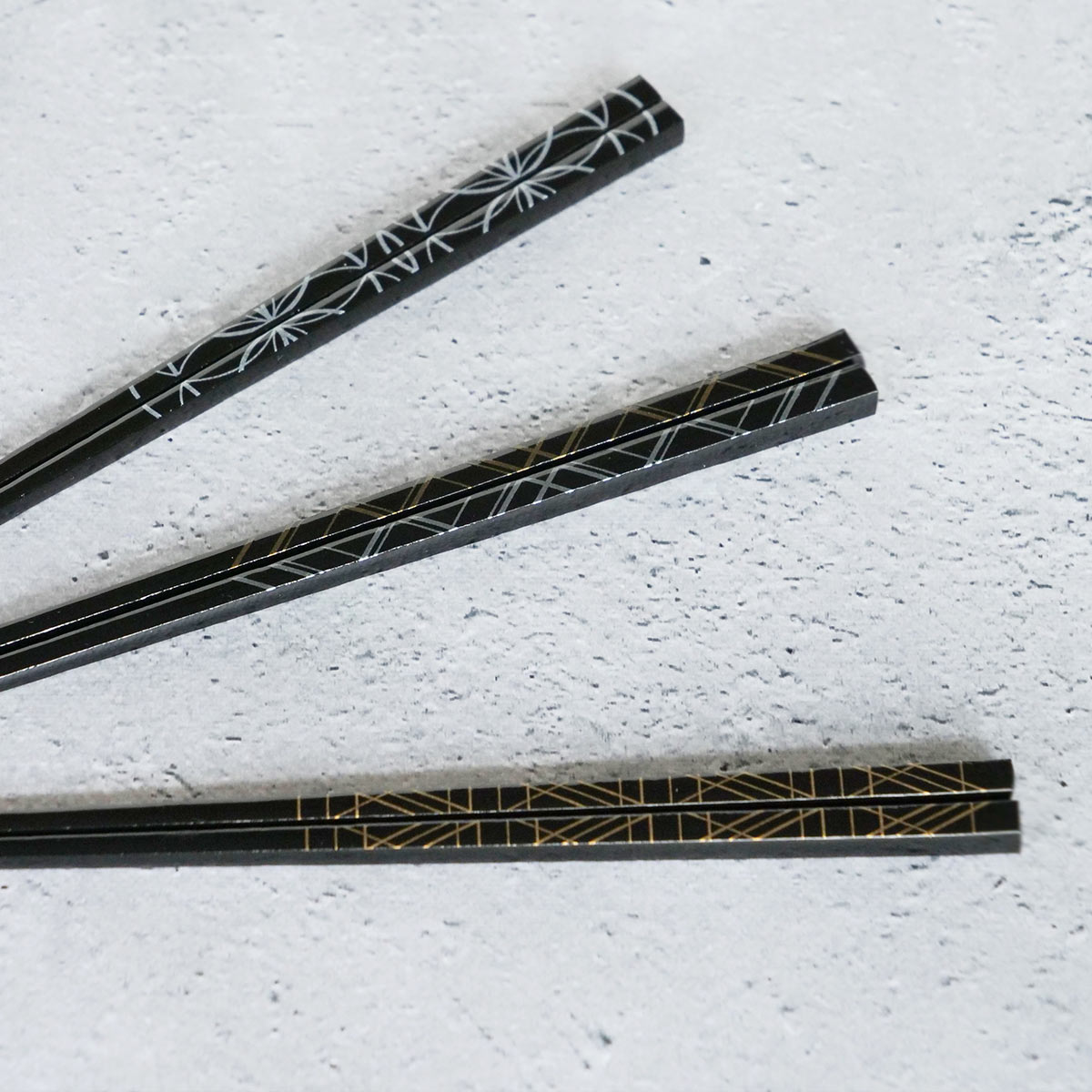 箸 23cm KAKEHASHI ARTE ジオメトリック 木製 天然木 日本製 （ お箸 木 大人 角 黒 和食器 おはし おしゃれ はし 女性 男性 和モダン ブラック 男女兼用 四角形 ） 【サークル】