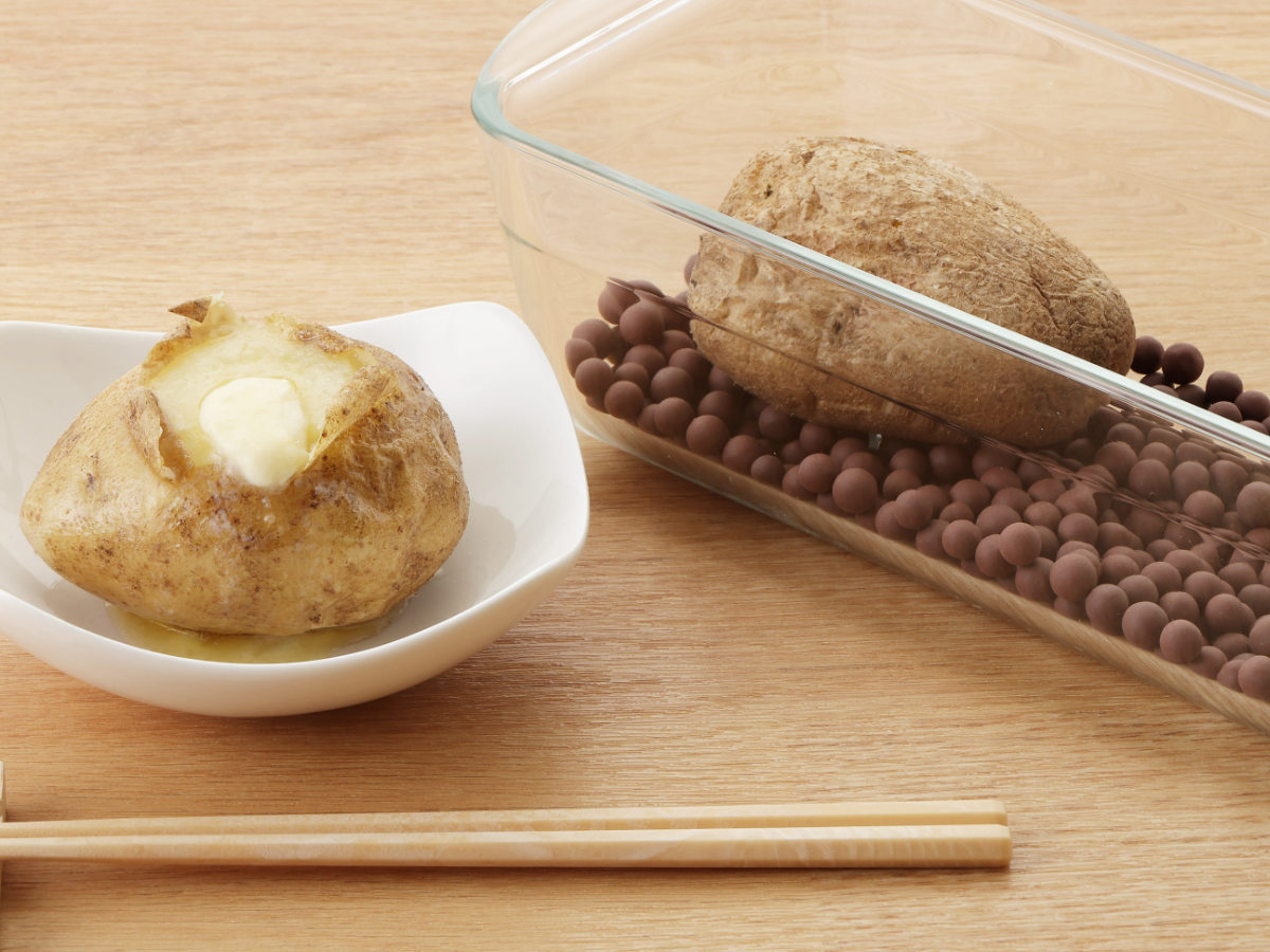 焼きいもポット 耐熱ガラス製 デリッシュライフ 発熱セラミックボール付 ( 焼き芋 レンジ やきいも 焼き芋器 1本用 レンジ調理器 ガラス パウンド型 セラミックボール 耐熱容器 耐熱食器 ケーキ じゃがいも じゃがバター 焼きナス )