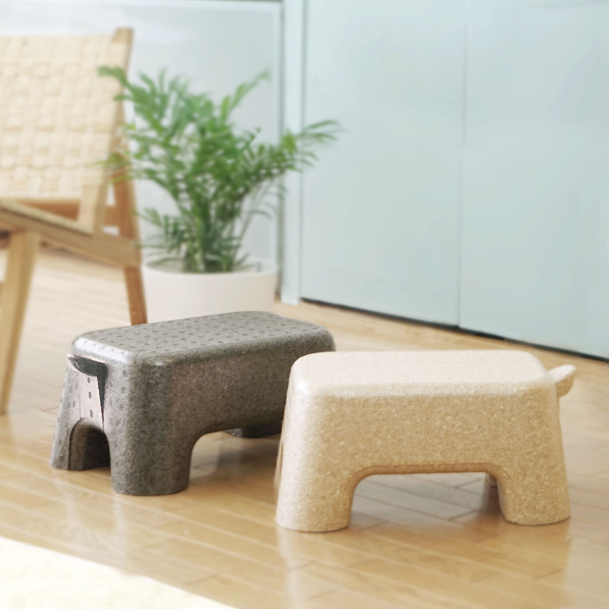 ソフトな踏台 踏み台 耐荷重約100kg STECCO EPP製 （ ステップ台 踏台 昇降 子ども 軽量 高さ20cm 滑り止め 幼児 子供 トイトレ お手伝い 持ち運び トイレ 洗面所 キッチン 安心 安全 柔らかい ） 【ブラウン】