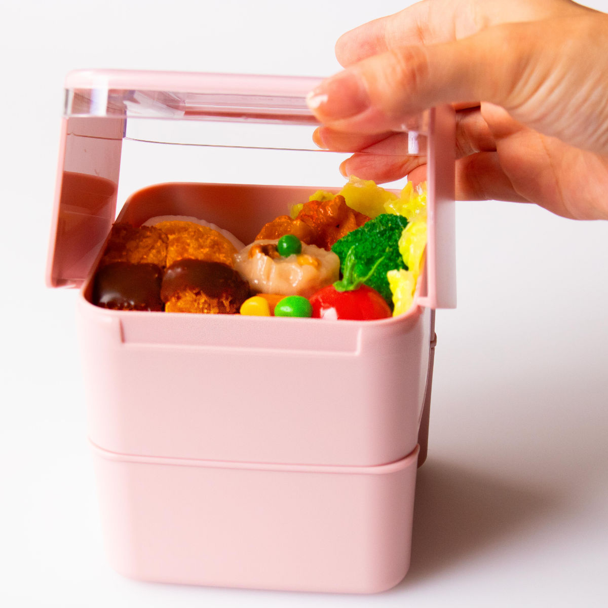 お弁当箱 イージーケアランチスクエア2段 680ml ( 弁当箱 ランチボックス パッキン一体式 レンジ対応 食洗機対応 大人 女子 レンジOK 食洗機OK 二段 弁当 お弁当 抗菌加工 透明蓋 ) 【イエロー】 イエロー