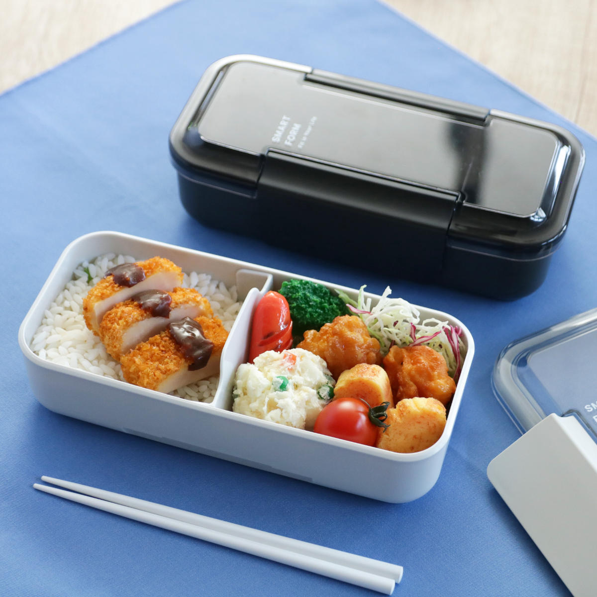 弁当箱 800ml 1段 イージーケアランチボックススリム1段800 ( お弁当箱 ランチボックス 食洗機対応 レンジ対応 パッキン一体型 大容量 男子 メンズ 食洗機OK レンジOK お弁当 弁当 スリム 一段 仕切り 抗菌 抗菌加工 男性 大人 ) 【ライトグレー】 ライトグレー