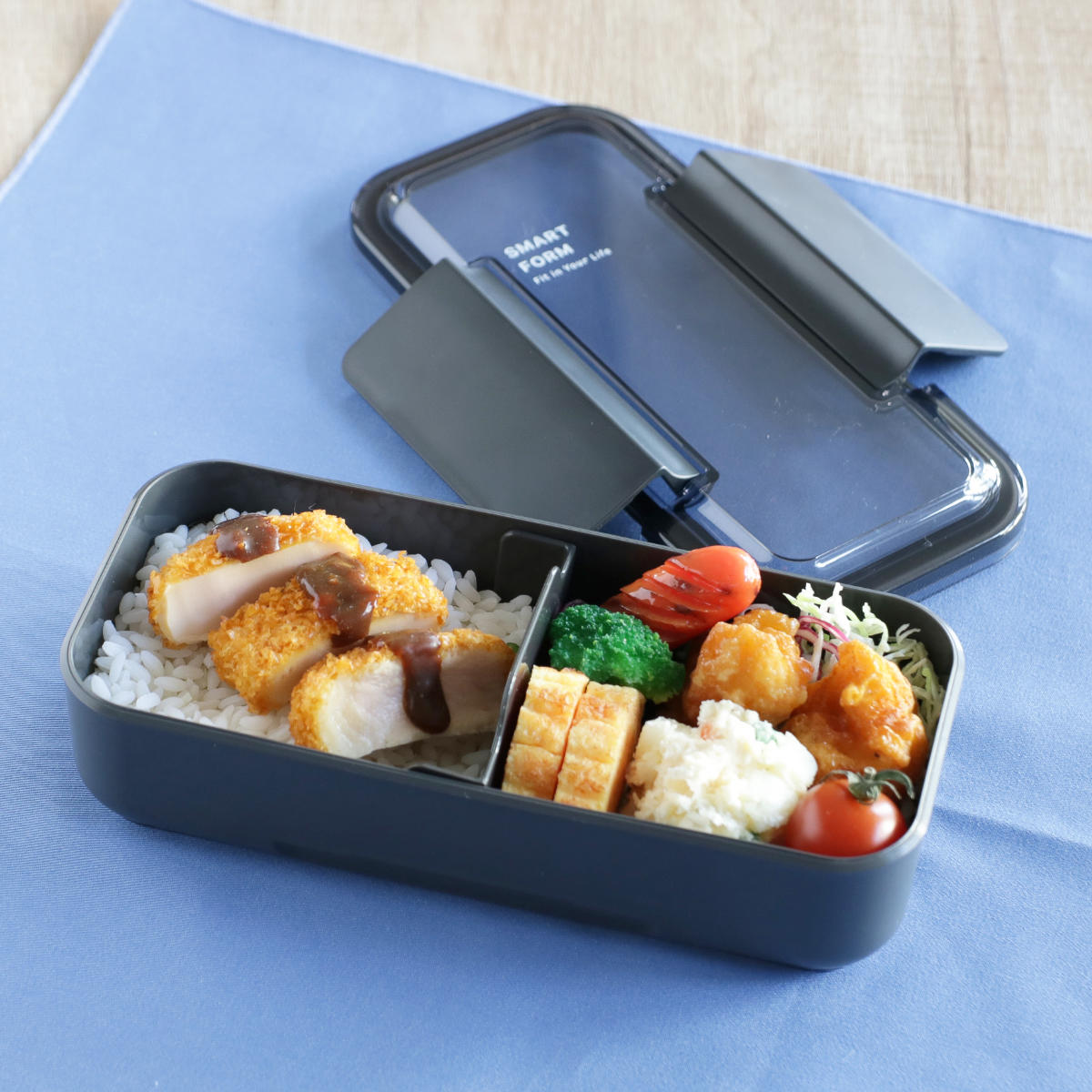 弁当箱 800ml 1段 イージーケアランチボックススリム1段800 ( お弁当箱 ランチボックス 食洗機対応 レンジ対応 パッキン一体型 大容量 男子 メンズ 食洗機OK レンジOK お弁当 弁当 スリム 一段 仕切り 抗菌 抗菌加工 男性 大人 ) 【ライトグレー】 ライトグレー