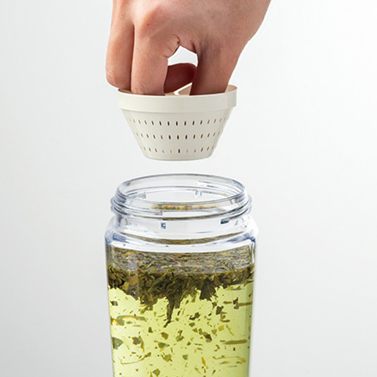 冷水筒 1.2L タテヨコ茶こし付シームレスピッチャー ( スリム ピッチャー 日本製 ワンプッシュ パッキン一体型 横置き 熱湯OK 洗いやすい 縦置き 一体型 ロック付き 防汚加工 茶こし付き ハンドルなし )