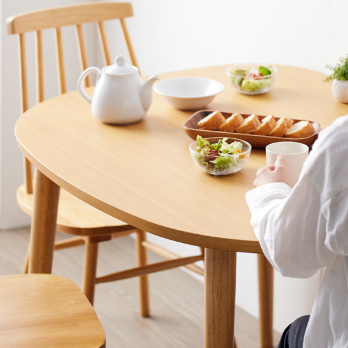 ダイニングテーブル 幅115cm 半円 楕円 木製 ( テーブル 食卓テーブル 机 天然木脚 ダイニング 食卓 壁付け リビングテーブル 作業台 木製テーブル ウッドテーブル 半円形 ハの字脚 天板 ウレタン塗装 丈夫 ) 【ナチュラル】 ナチュラル