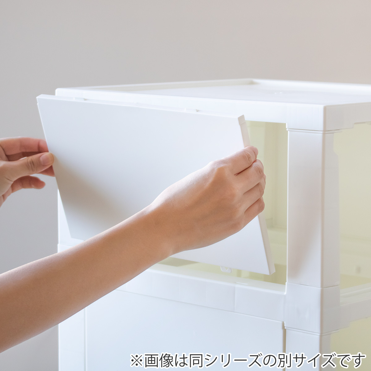 チェスト 壁付き デコニーシーヴォ ワイド 5段 幅54×奥行41.7×高さ106.1cm ( 収納 収納チェスト 脚付き リビング収納 プラスチック ホコリが入りにくい 中が透けない 引き出し タンス 収納ケース 衣類収納 ランドリー収納 日本製 ) 【ホワイト】 ホワイト