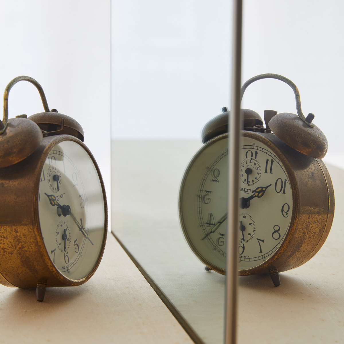 割れない鏡 リフェクスミラー エール 40×140cm 細縁枠 ( 全身 鏡 壁掛け 吊り下げ 立て掛け リフェクス 軽い 日本製 完成品 割れない シンプル 安全 安心 軽量 ブラウン ピュアホワイト クロス付 チェーン付 ) 【ブラウン】 ブラウン