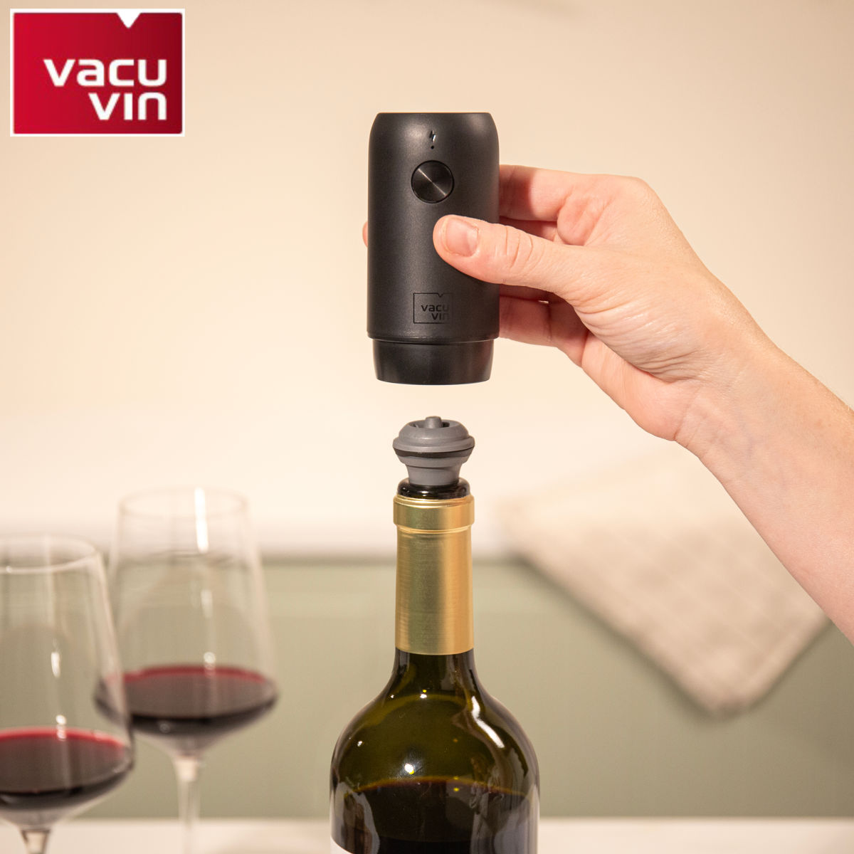 ワインストッパー バキュバン 電動 ワインセーバー ( vacuvin ボトルストッパー 電動ポンプ ワイン保存 ワイングッズ 酸化防止 密閉保存 充電式 脱気 保存栓 ワイン用キャップ 栓 ワインキャップ ワイン用品 おしゃれ ブラック )